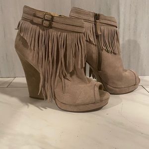 Fringe heels